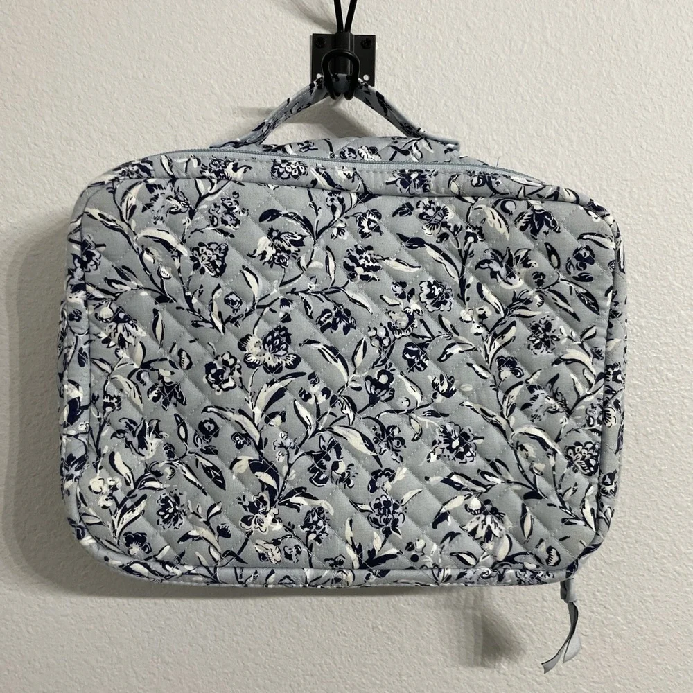 VERA BRADLEY Perennials Gray Deluxe Travel Organizer Cosmetic Makeup Compartment
